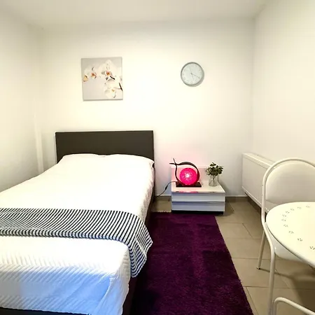 Appartement Cosy A Bruxelles Metro Vandervelde Exterior photo