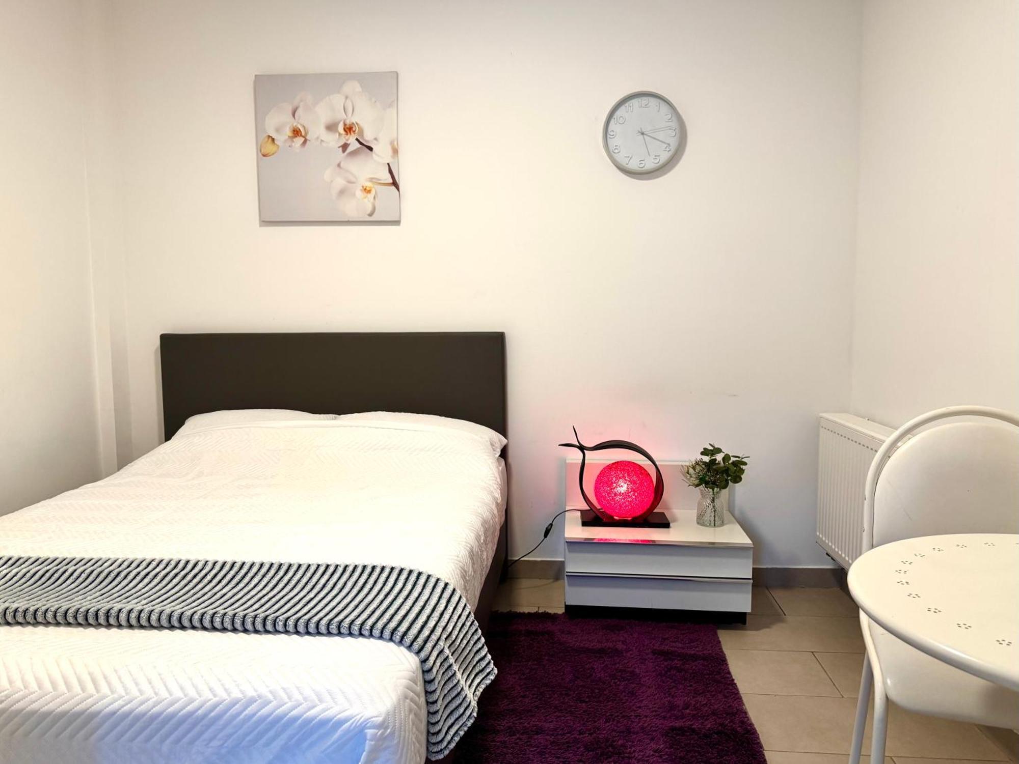 Cosy A Metro Vandervelde Apartment Brussels
