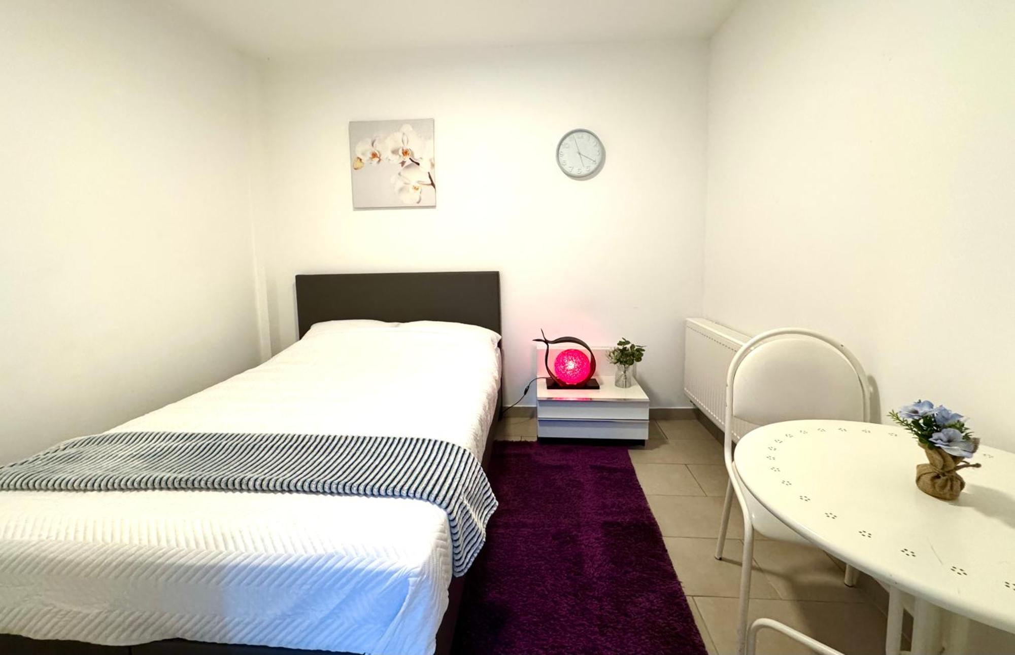 Cosy A Metro Vandervelde Apartment Brussels
